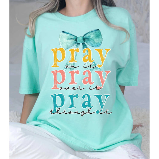 Pray On It GRAPHIC TEE